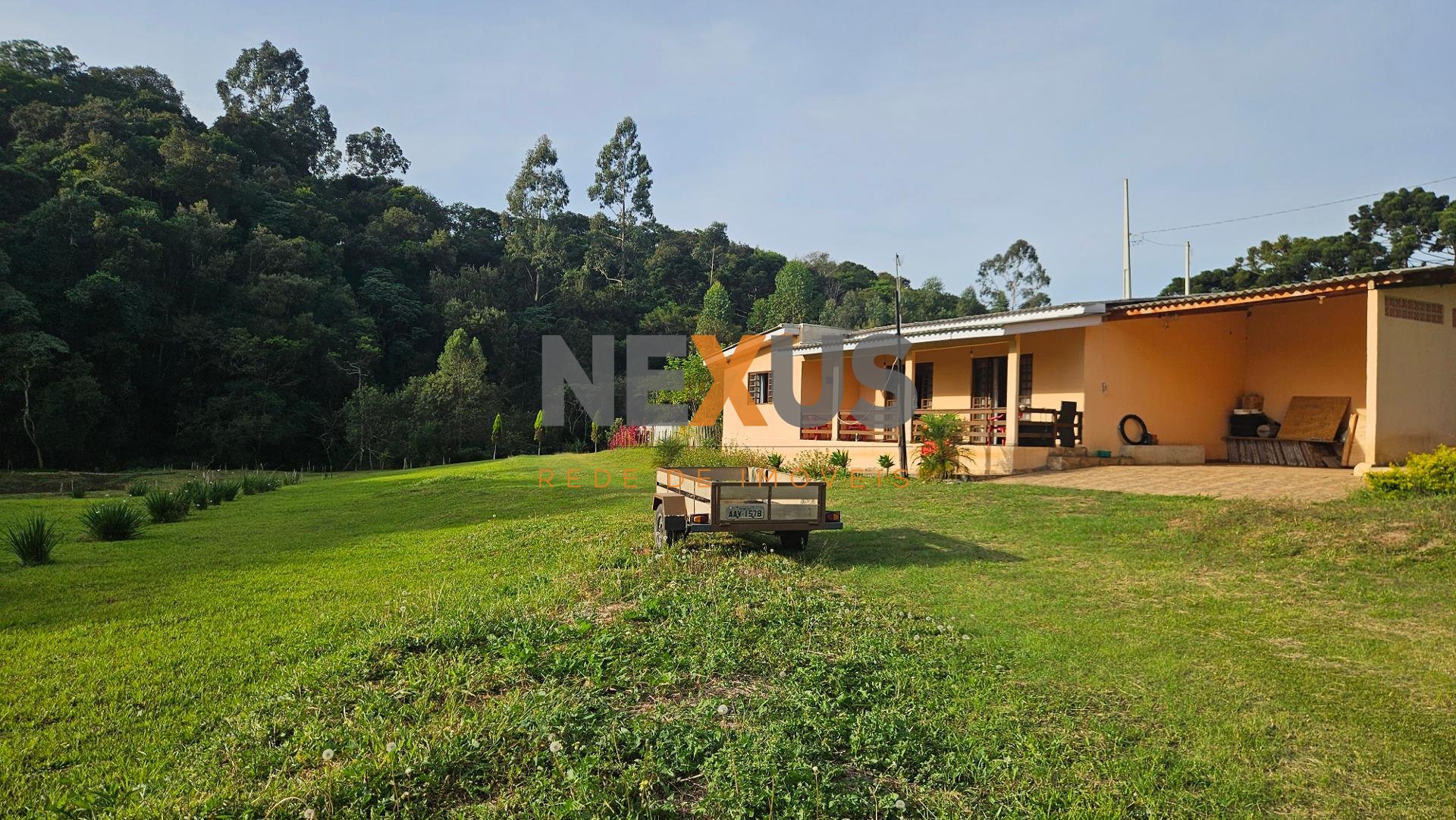 Chácara com 20000m , com córrego e nascente, a 1000m do asfalt...