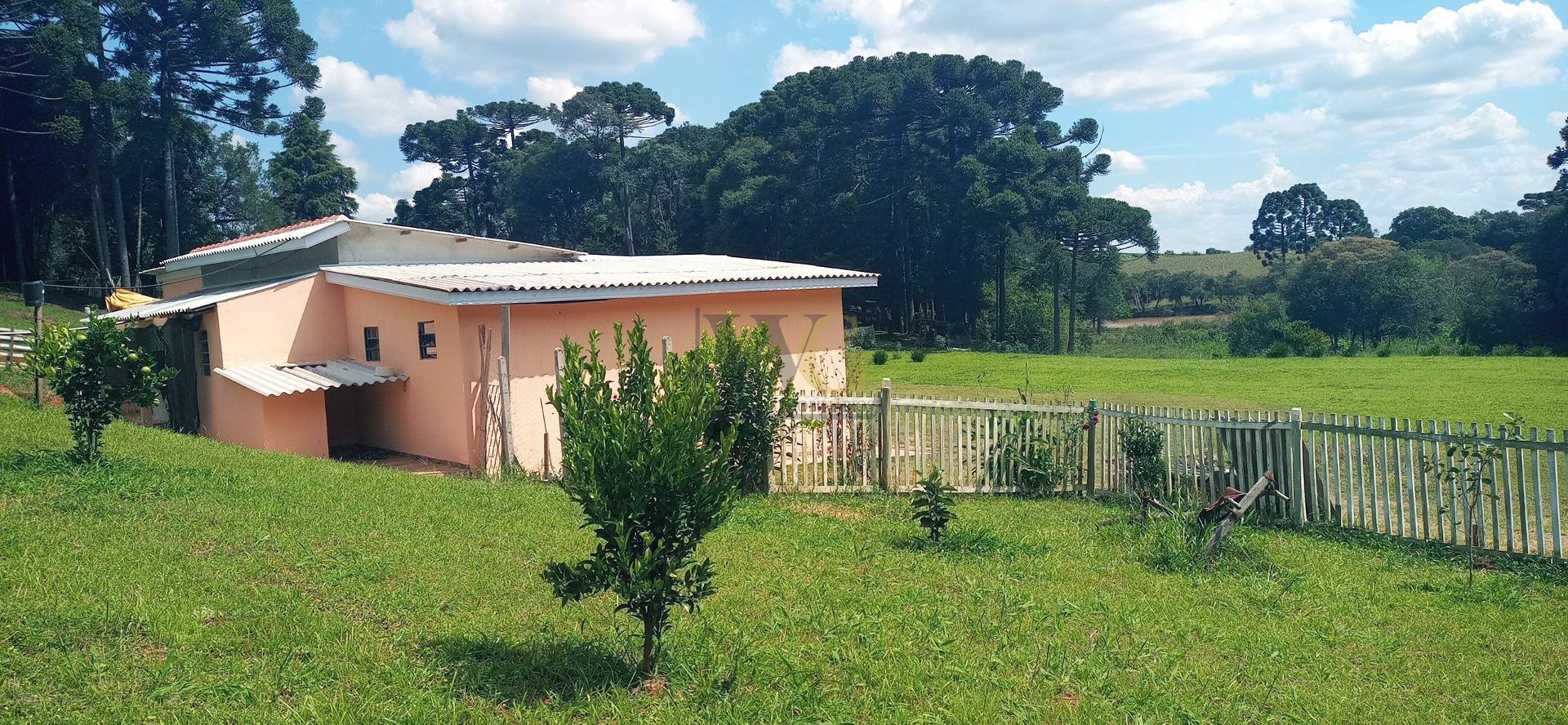 Chácara com 20000m , com córrego e nascente, a 1000m do asfalt...