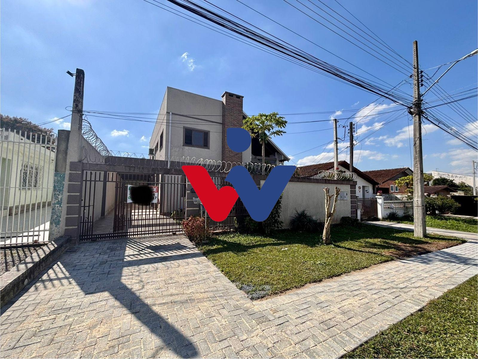 Casa com 5 dormitórios à venda, 250.00 m , Bairro Uberaba, CUR...