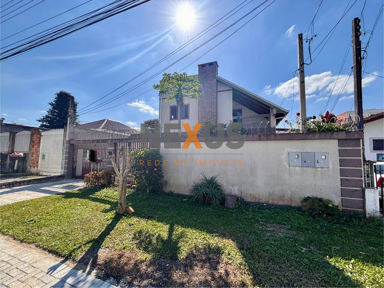 Casa com 5 dormitórios à venda, 250.00 m , Bairro Uberaba, CUR...