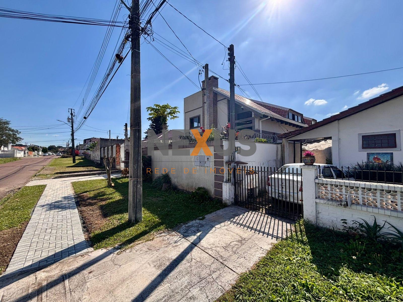 Casa com 5 dormitórios à venda, 250.00 m , Bairro Uberaba, CUR...