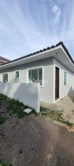 Casa em condomínio com quintal. Tranquilidade e segurança a 20...