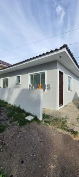 Casa em condomínio com quintal. Tranquilidade e segurança a 20...