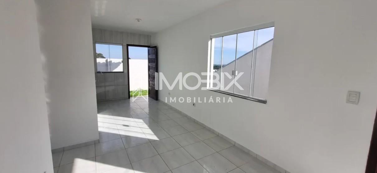 Casa em condomínio com quintal. Tranquilidade e segurança a 20...