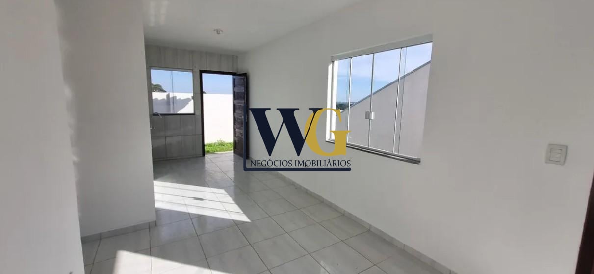 Casa em condomínio com quintal. Tranquilidade e segurança a 20...