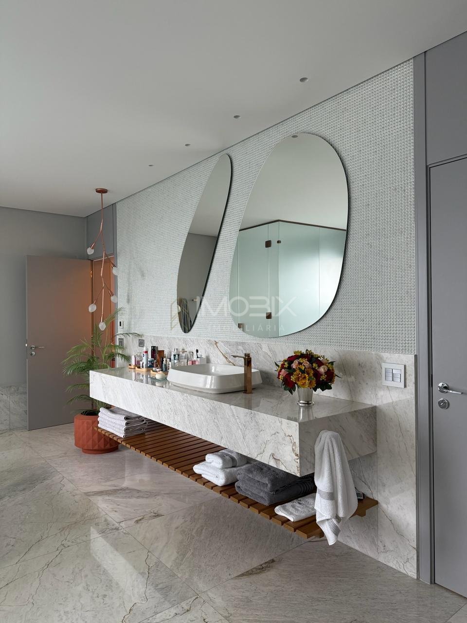 Apartamento com 3 dormitórios à venda,690.00 m , CURITIBA - PR
