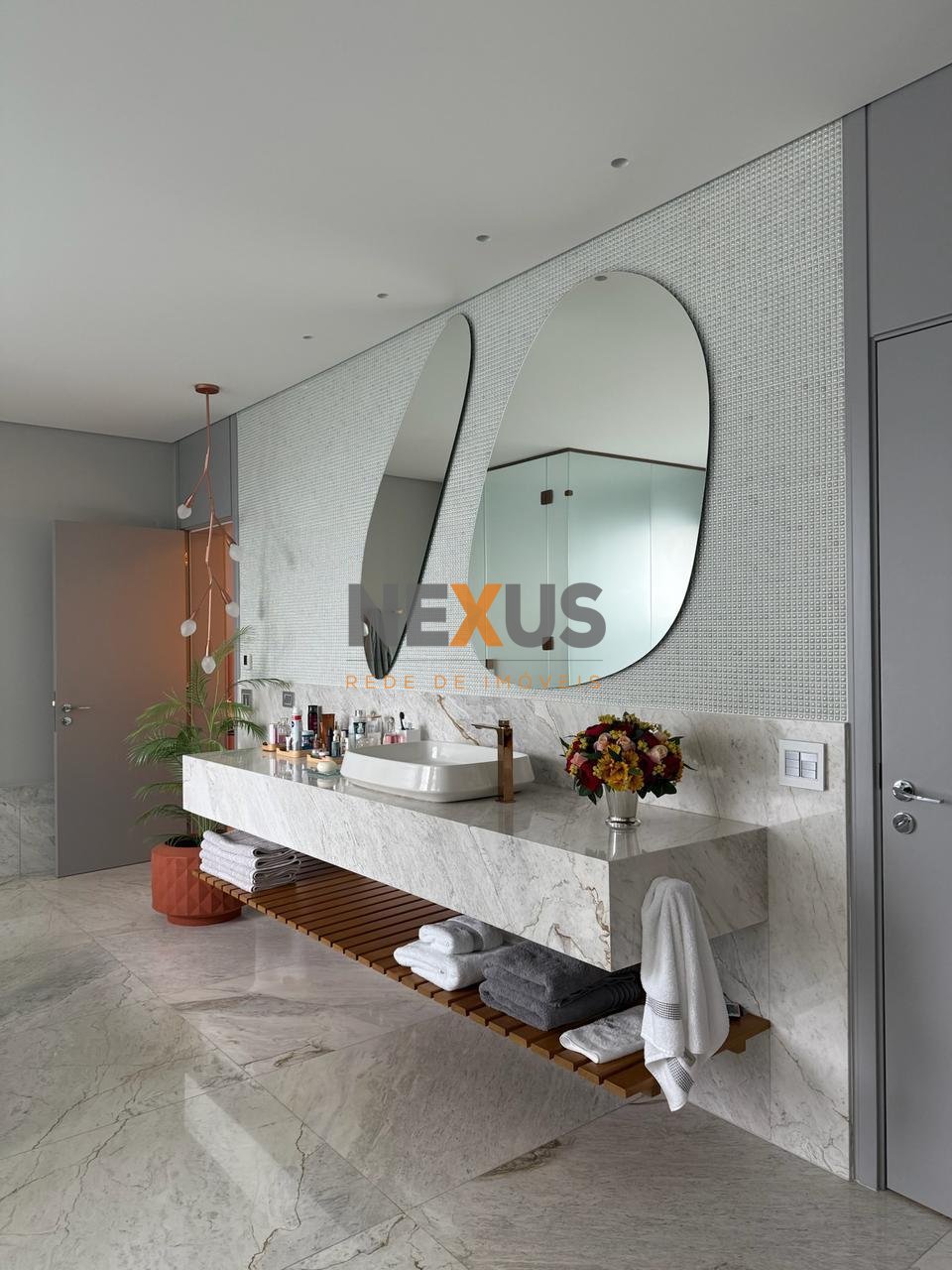 Apartamento com 3 dormitórios à venda,690.00 m , CURITIBA - PR