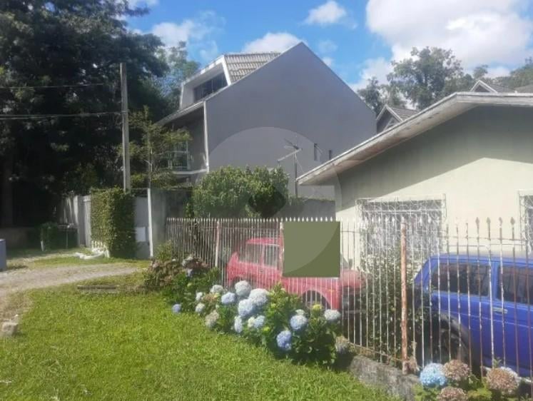 Terreno 390m  em Rua Privilegiada  Próximo a Escolas e Jardim Botânico