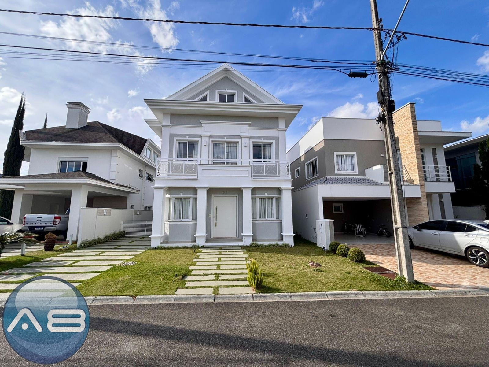 Casa de Alto Padrão à Venda em Condomínio  no Pinheirinho  Cur...