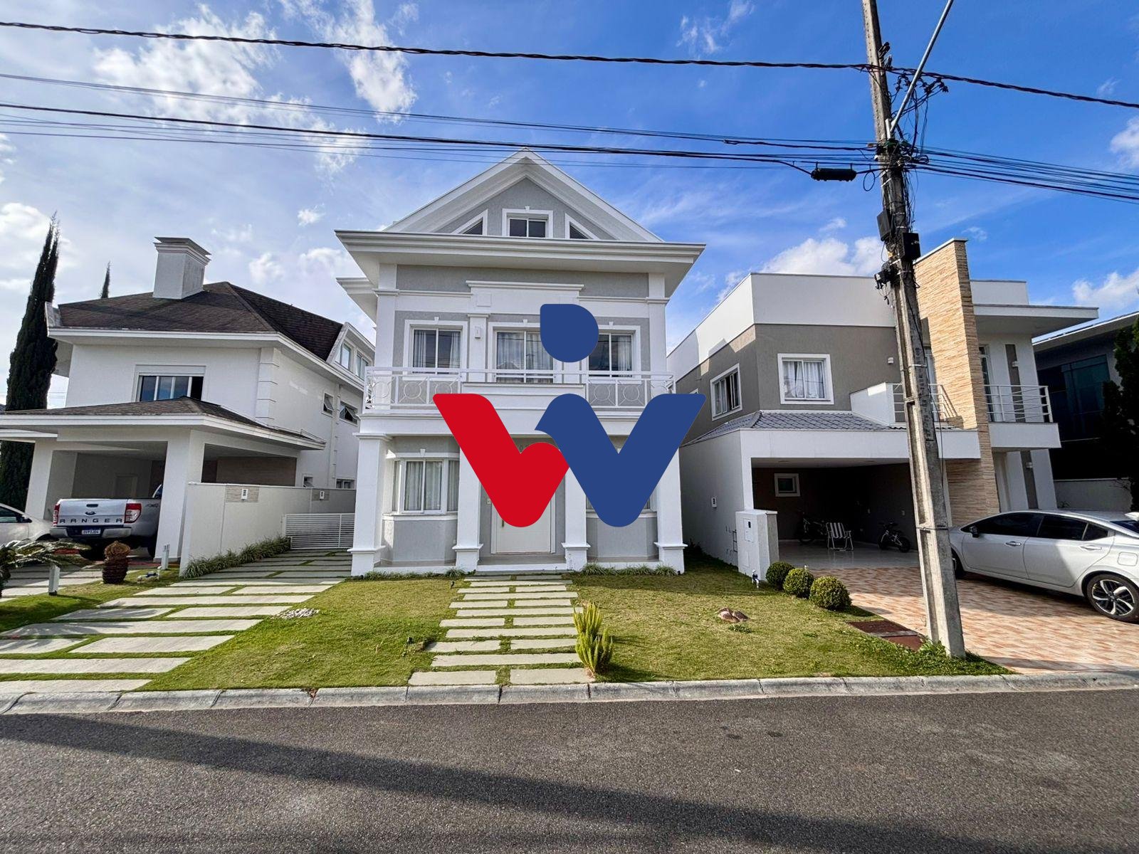 Casa de Alto Padrão à Venda em Condomínio  no Pinheirinho  Cur...