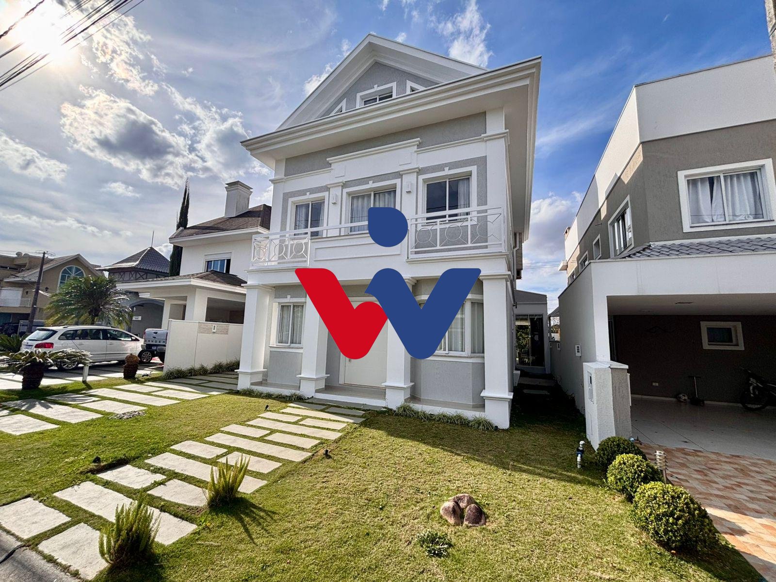 Casa de Alto Padrão à Venda em Condomínio  no Pinheirinho  Cur...