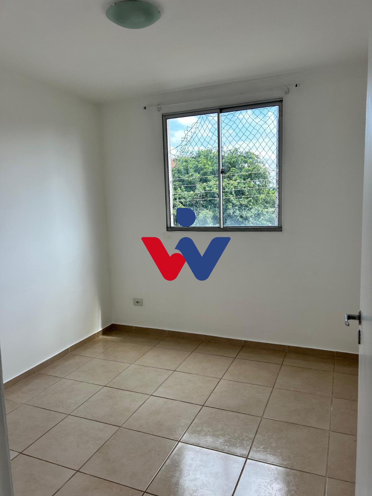 Oportunidade para Morar ou Investir  2 Quartos perto da UEL p...