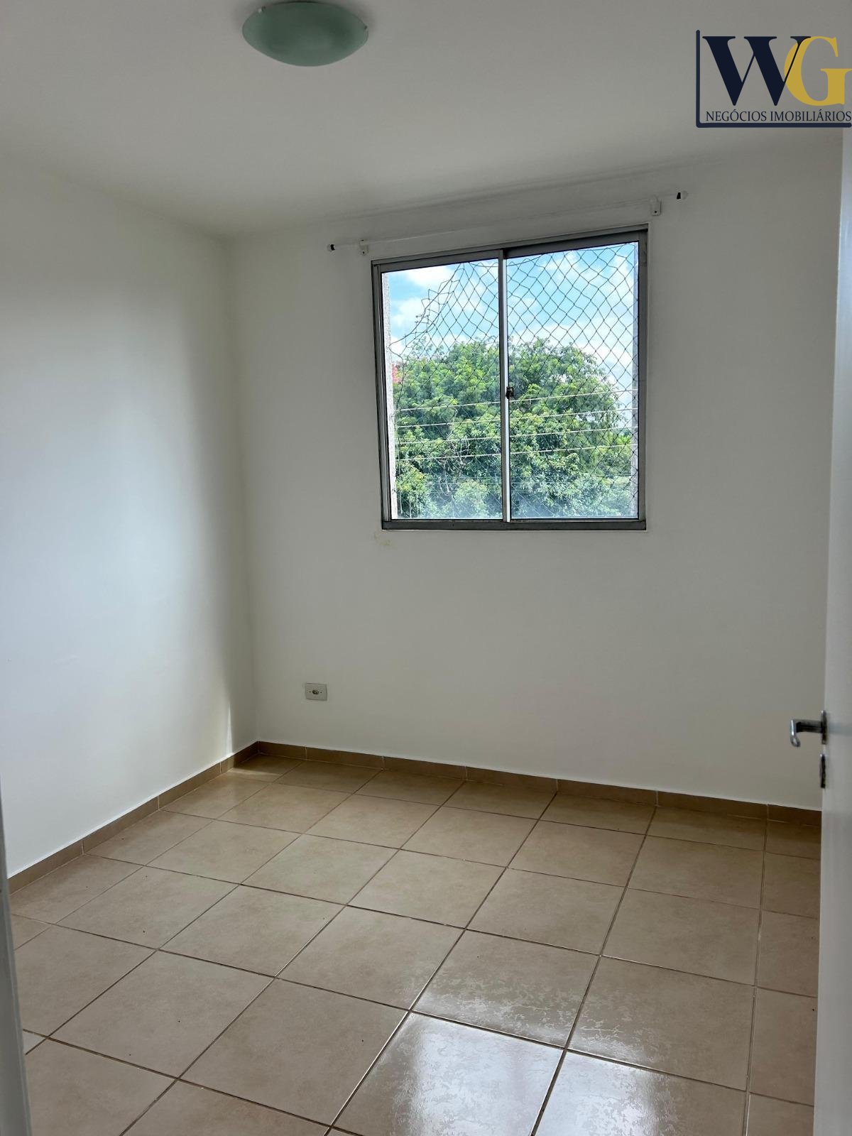 Oportunidade para Morar ou Investir  2 Quartos perto da UEL p...