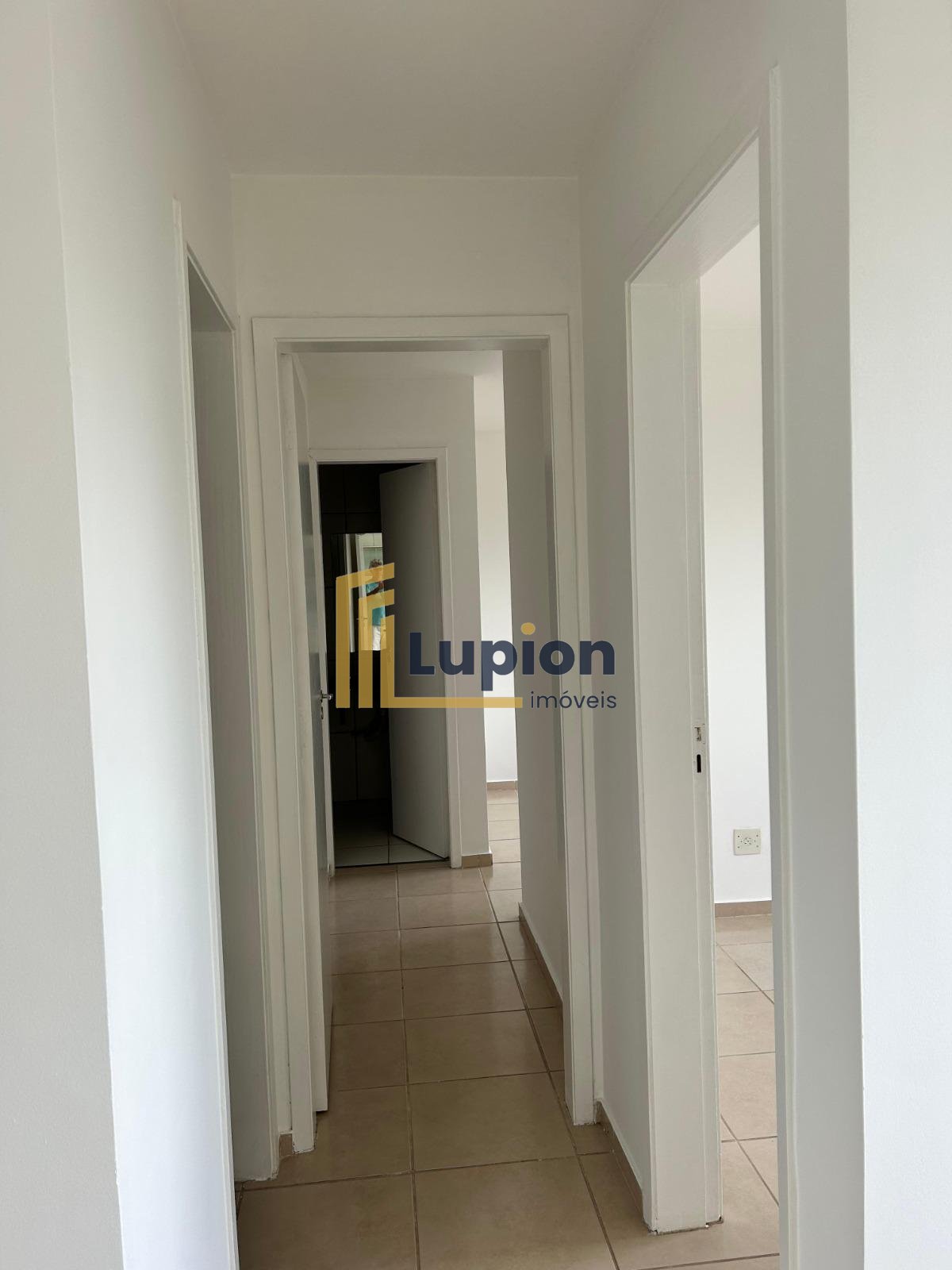 Oportunidade para Morar ou Investir  2 Quartos perto da UEL p...