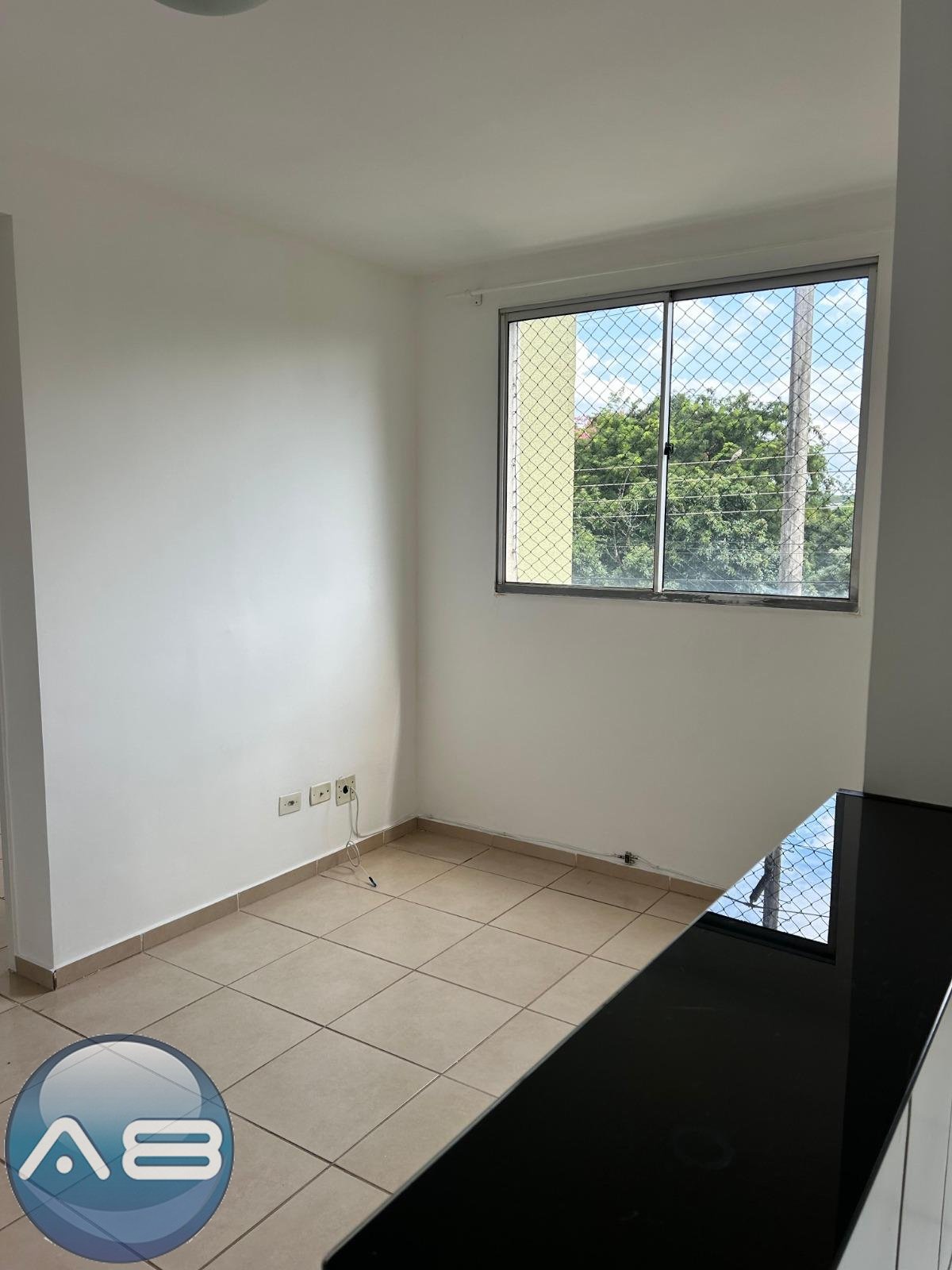 Oportunidade para Morar ou Investir  2 Quartos perto da UEL p...