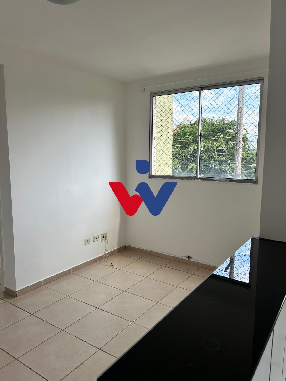 Oportunidade para Morar ou Investir  2 Quartos perto da UEL p...