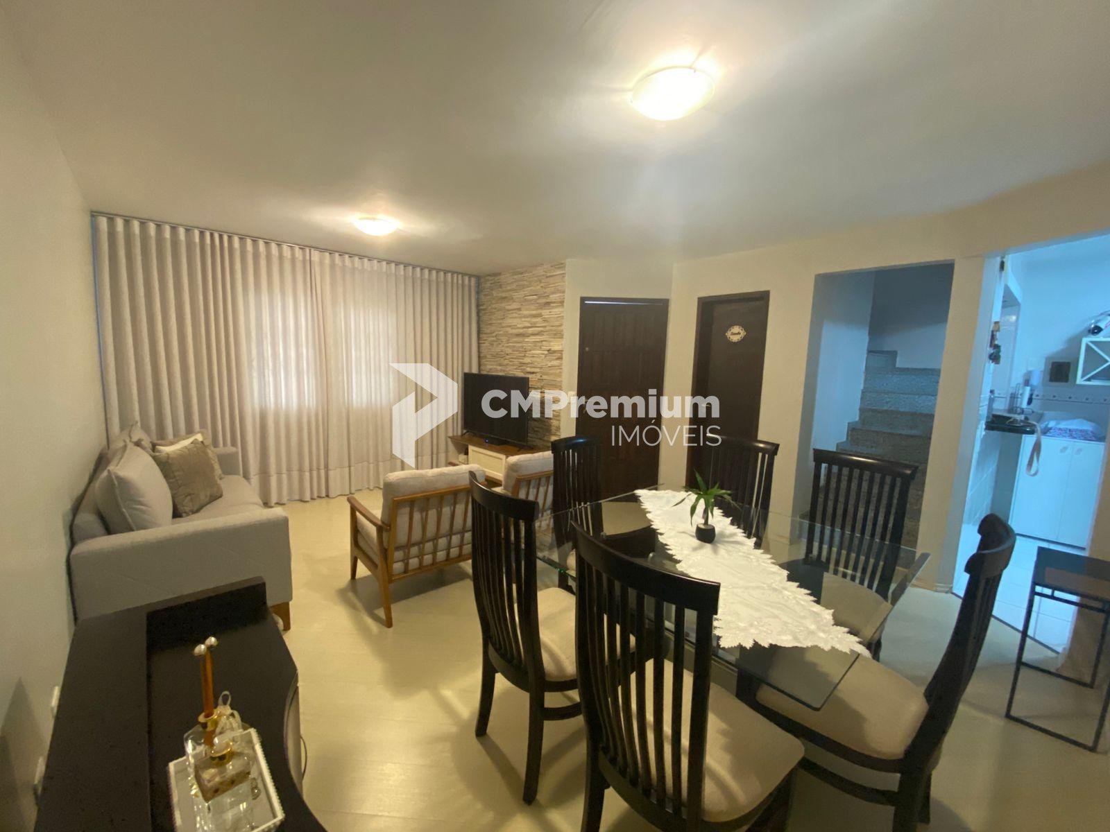 Sobrado em Condomínio Fechado no Xaxim  Conforto, Privacidade ...