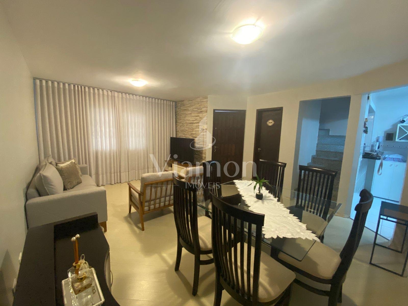 Sobrado em Condomínio Fechado no Xaxim  Conforto, Privacidade ...