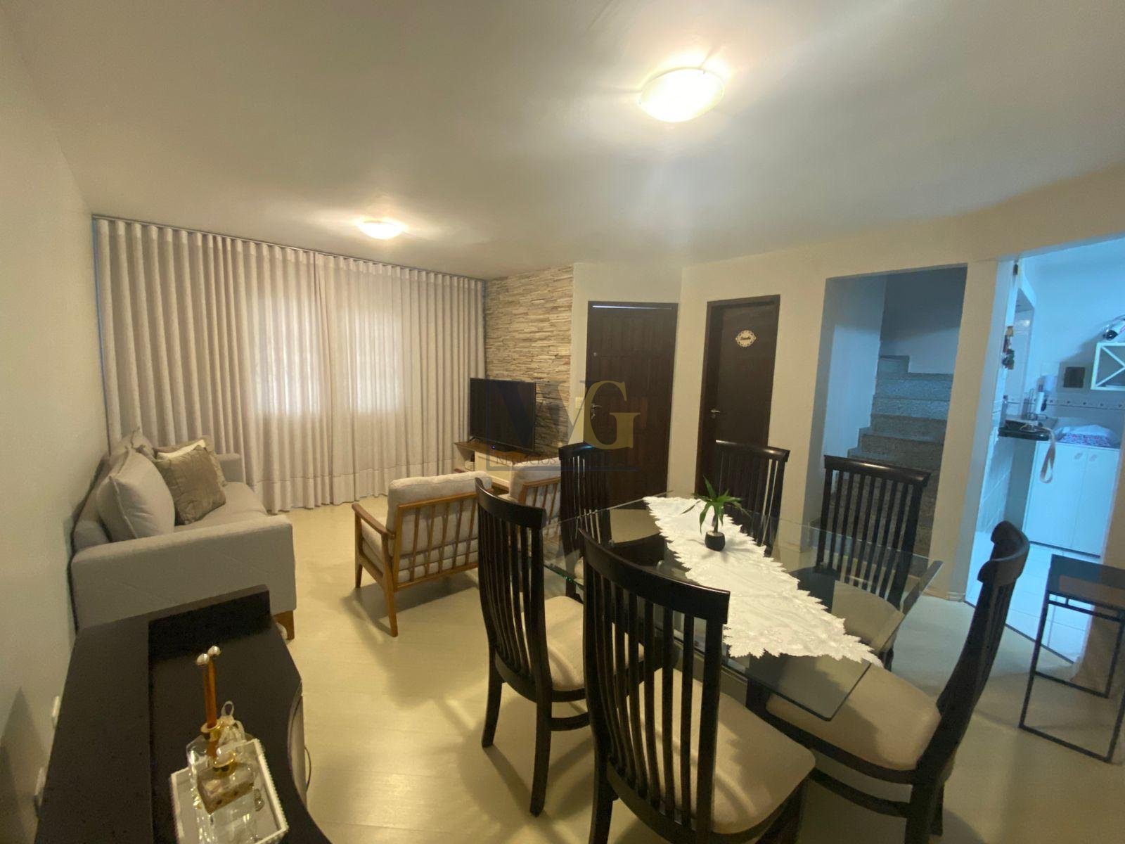 Sobrado em Condomínio Fechado no Xaxim  Conforto, Privacidade ...