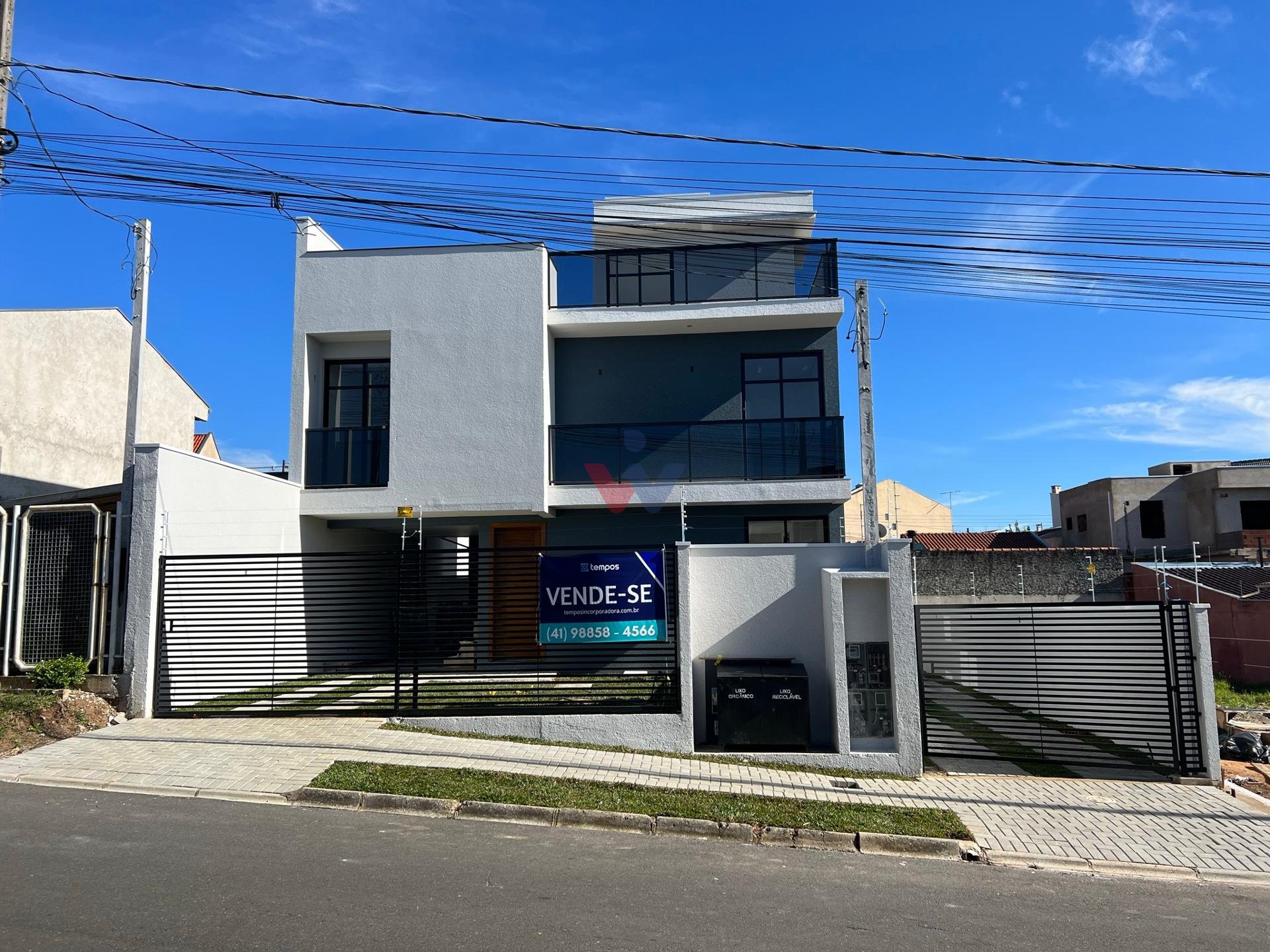 Sobrado com 3 dormitórios à venda,229.00 m , Araçatuba, CURITI...