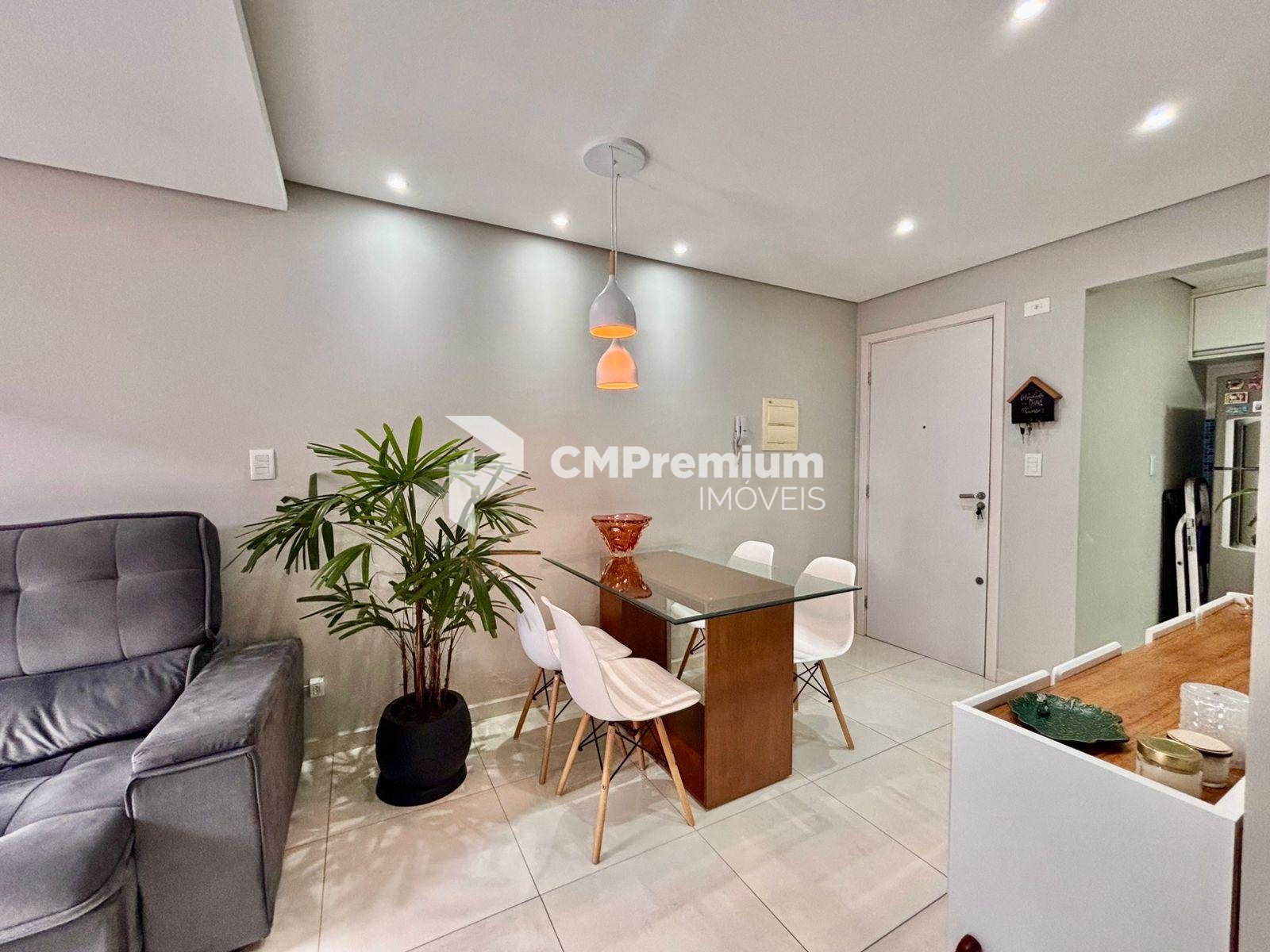 Apartamento de 2 Quartos, 46 m  e Móveis Planejados  Capão Ra...