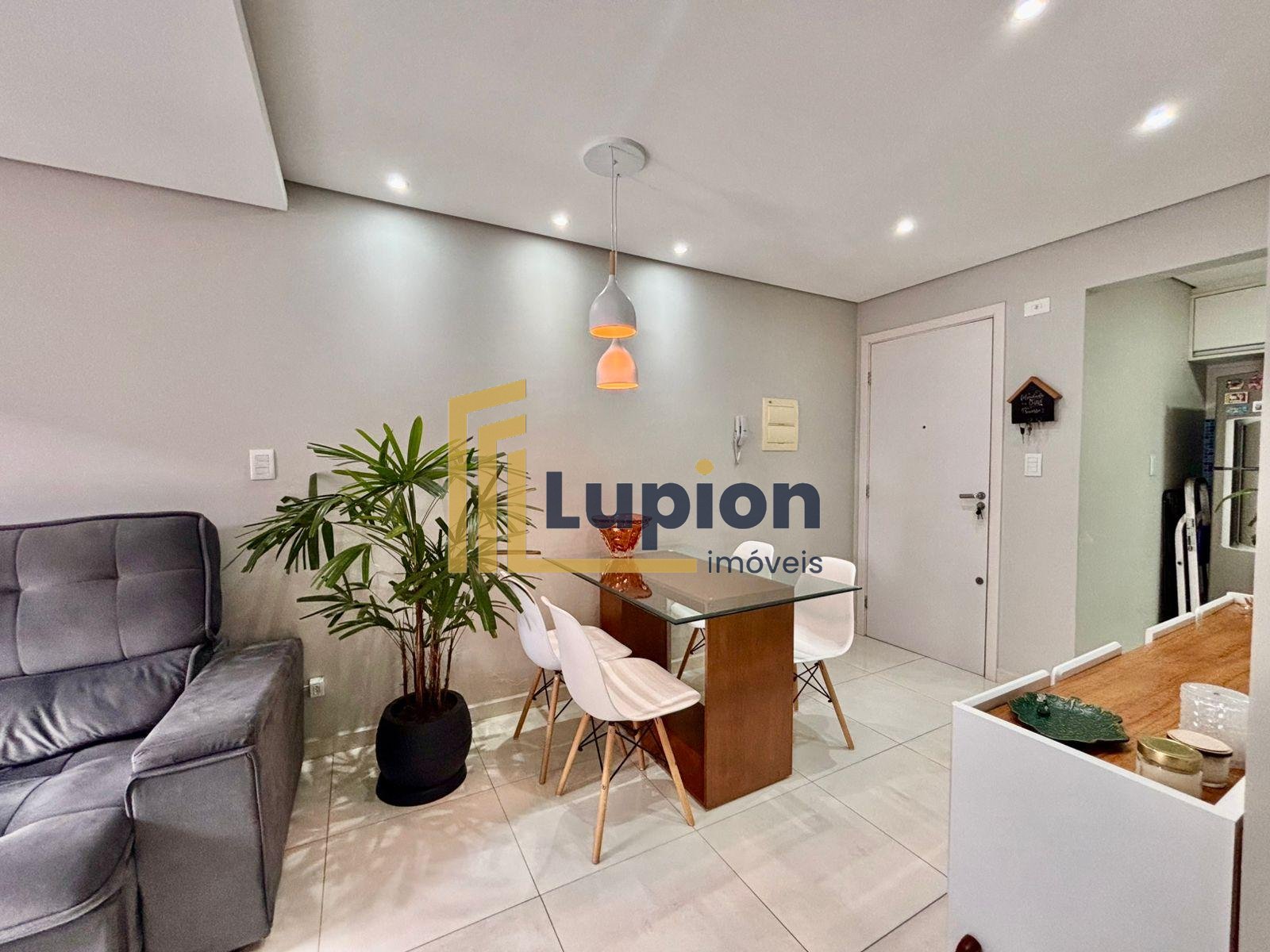 Apartamento de 2 Quartos, 46 m  e Móveis Planejados  Capão Ra...