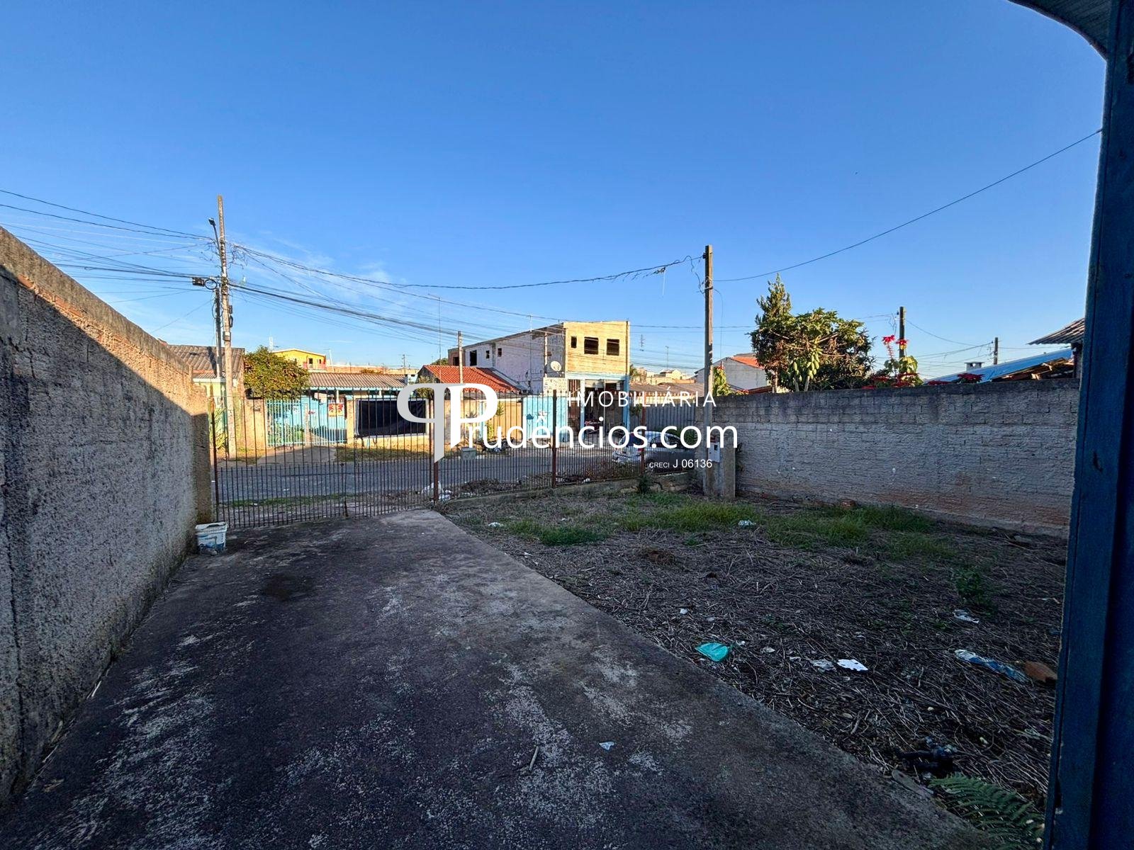Terreno Plano 200m  no Gralha Azul  Bairro em Alta e Pronto p...