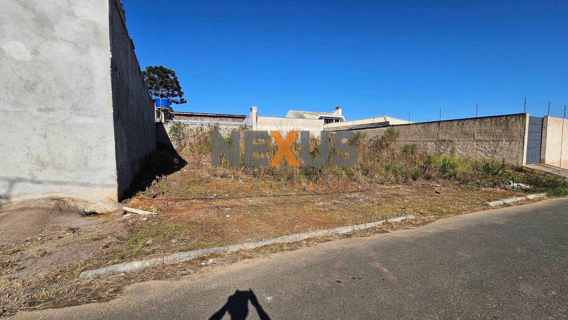  Terreno Plano em Bairro de Ótimo Padrão 200m , Ótima Frente e...