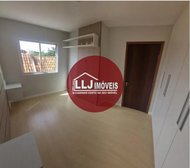 Apartamento com 3 quartos e sacada com churrasqueira em São José dos Pinhais por 254.900 