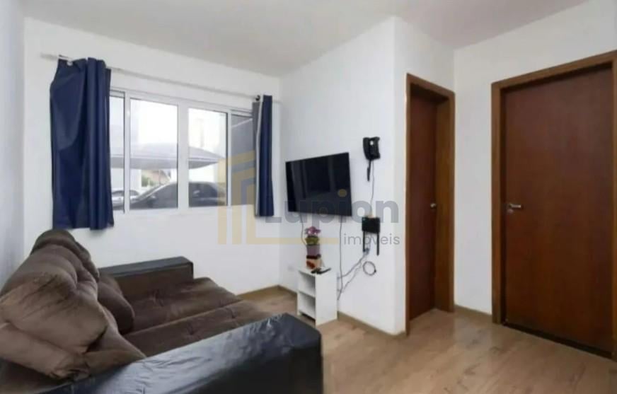 Apartamento térreo em Pinhais, 2 quartos e vaga, Segurança e l...