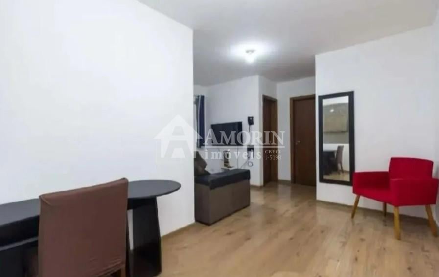 Apartamento térreo em Pinhais, 2 quartos e vaga, Segurança e l...