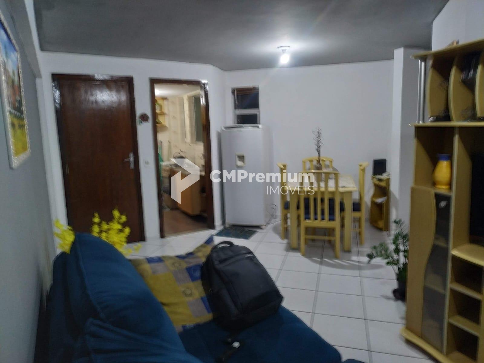 Apartamento no Centro de Curitiba por 270.000 com Sacada e Sol...