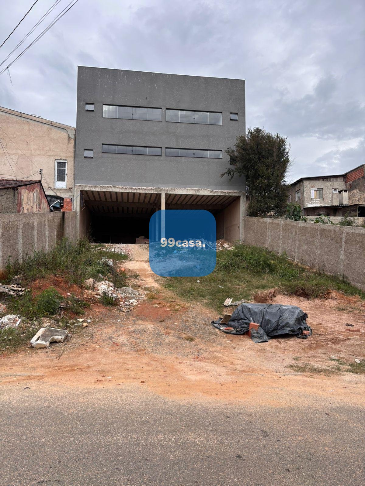 Espaço ideal para oficina ou depósito 210 m  na R. Grécia | Al...