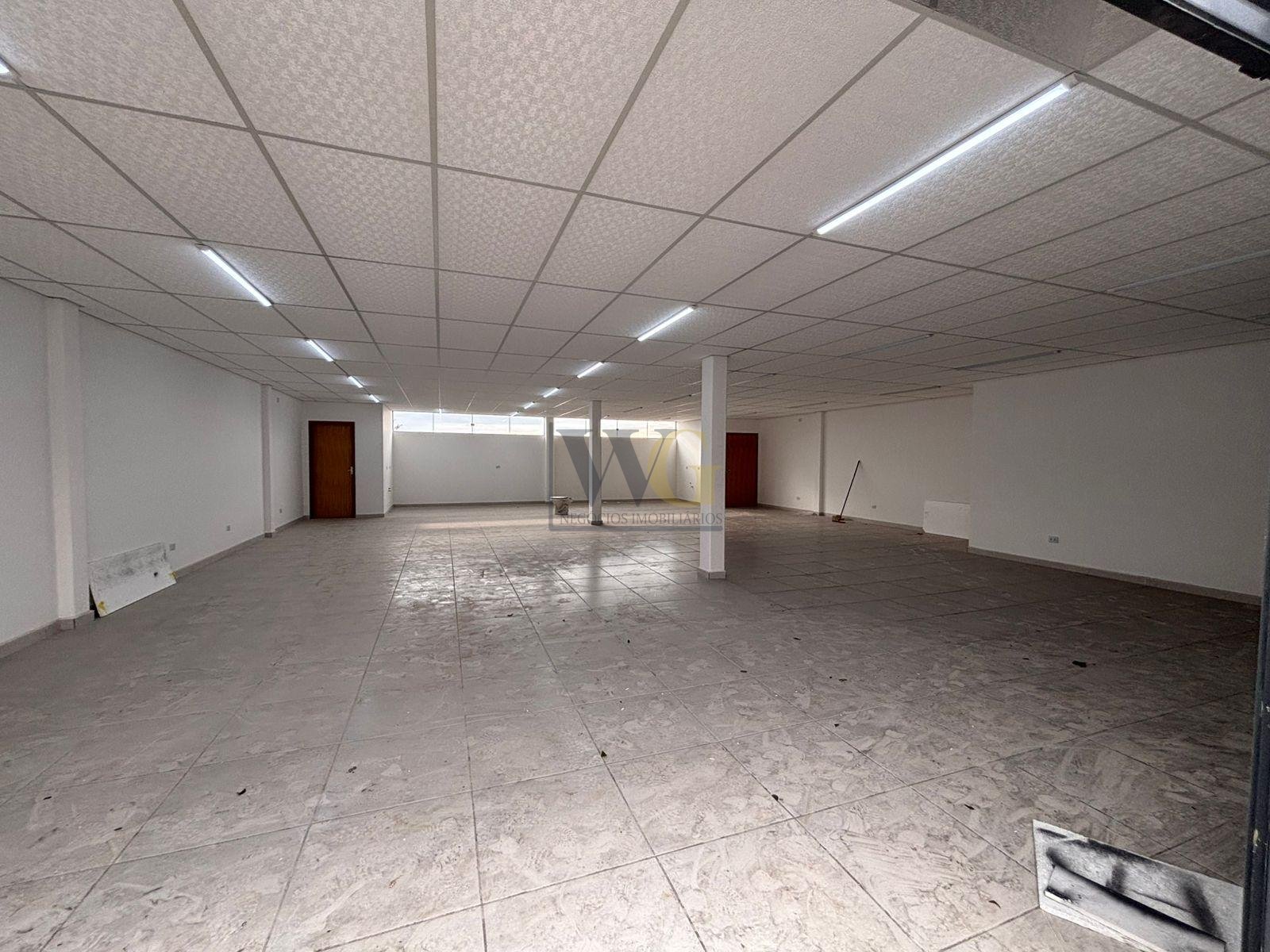 Loja ampla 200 m  em rua movimentada de Almirante Tamandaré | ...