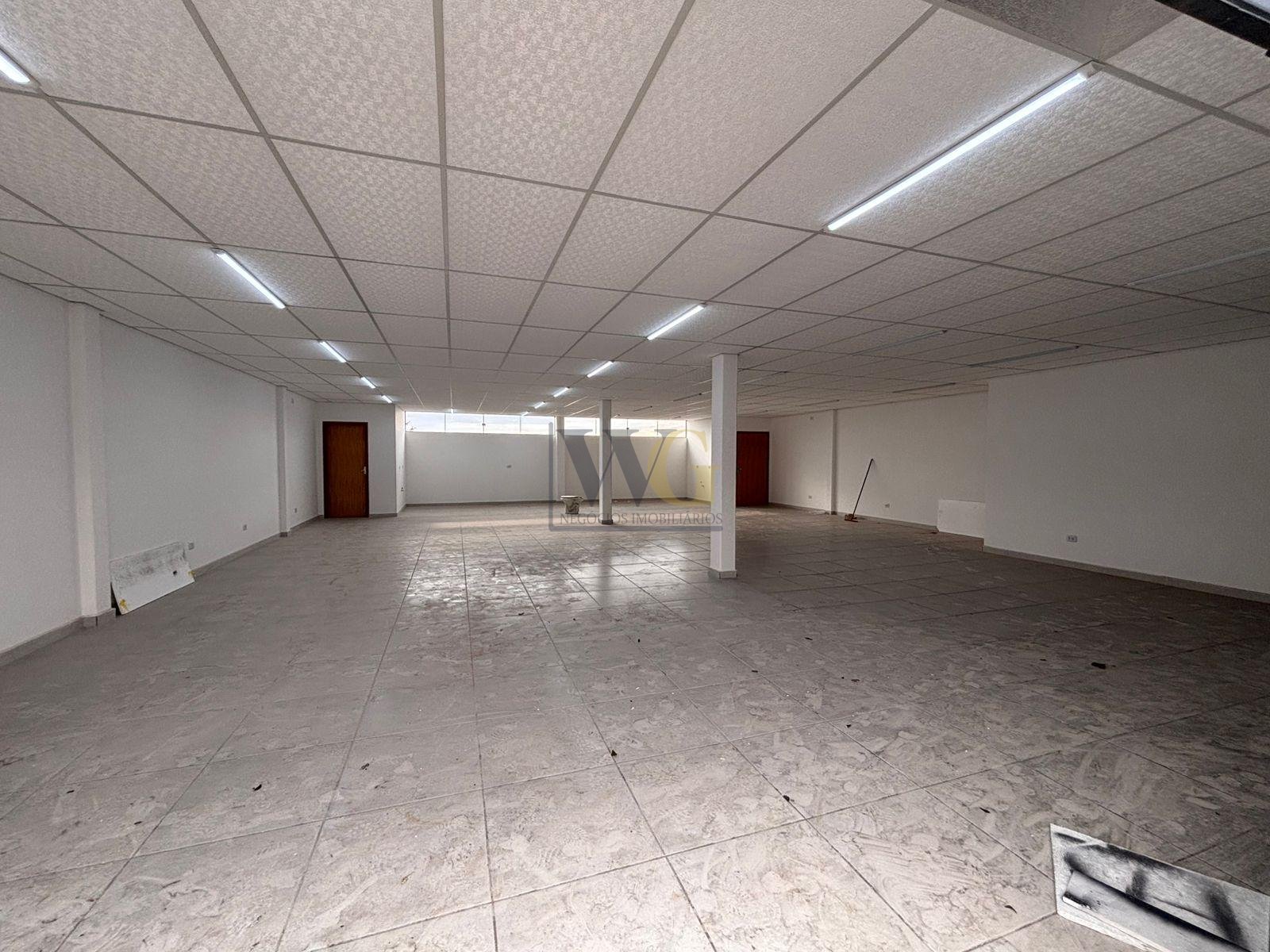 Loja ampla 200 m  em rua movimentada de Almirante Tamandaré | ...