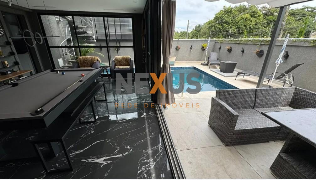 Casa Alto Padrão no Abranches por R 2,6 mi  Porteira Fechada,...