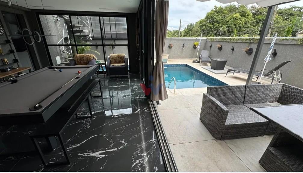Casa Alto Padrão no Abranches por R 2,6 mi  Porteira Fechada,...