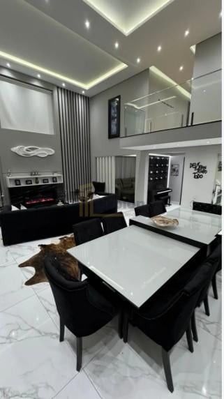Casa Alto Padrão no Abranches por R 2,6 mi  Porteira Fechada,...