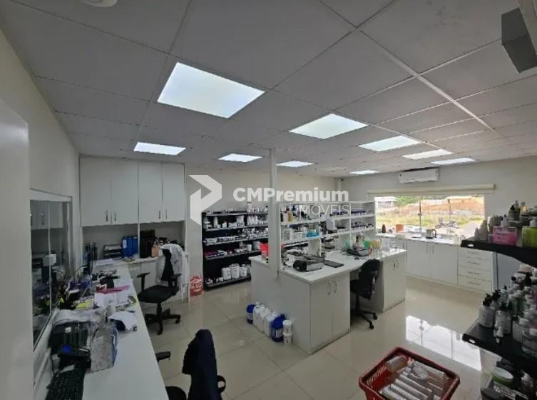 Fábrica de Cosméticos com 815m  por R 2,8 mi  Barracão com pl...