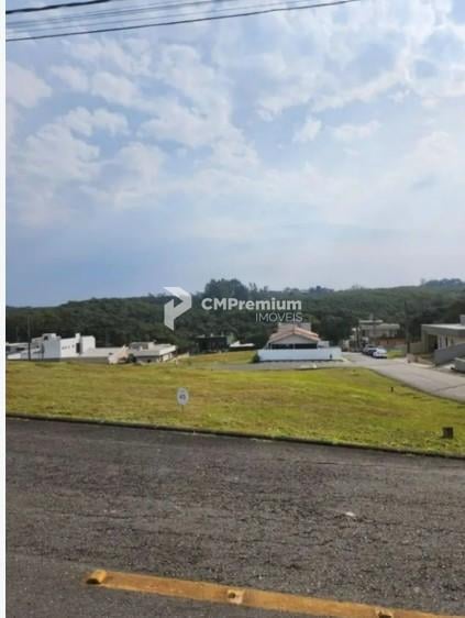 Terreno de 308m  em condomínio fechado em Colombo por R 170 mil 