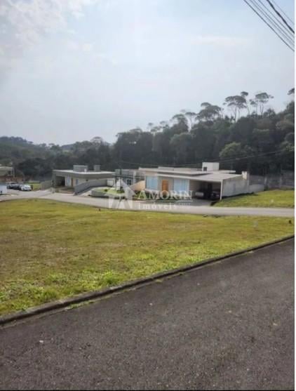 Terreno de 308m  em condomínio fechado em Colombo por R 170 mil 