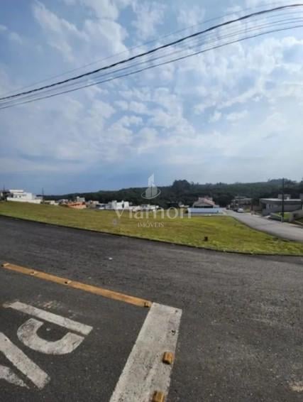 Terreno de 308m  em condomínio fechado em Colombo por R 170 mil 