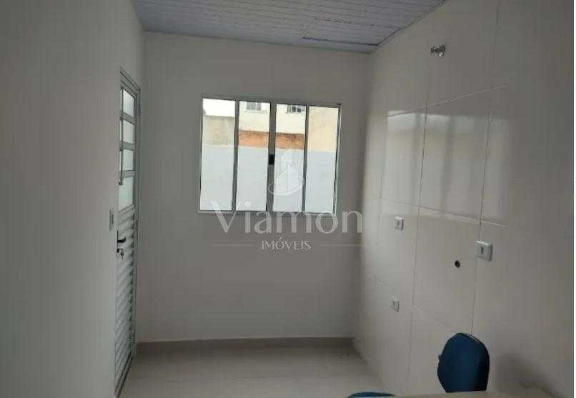 Casa no Cajuru com 2 Quartos e Garagem por R  250.000,00  Val...