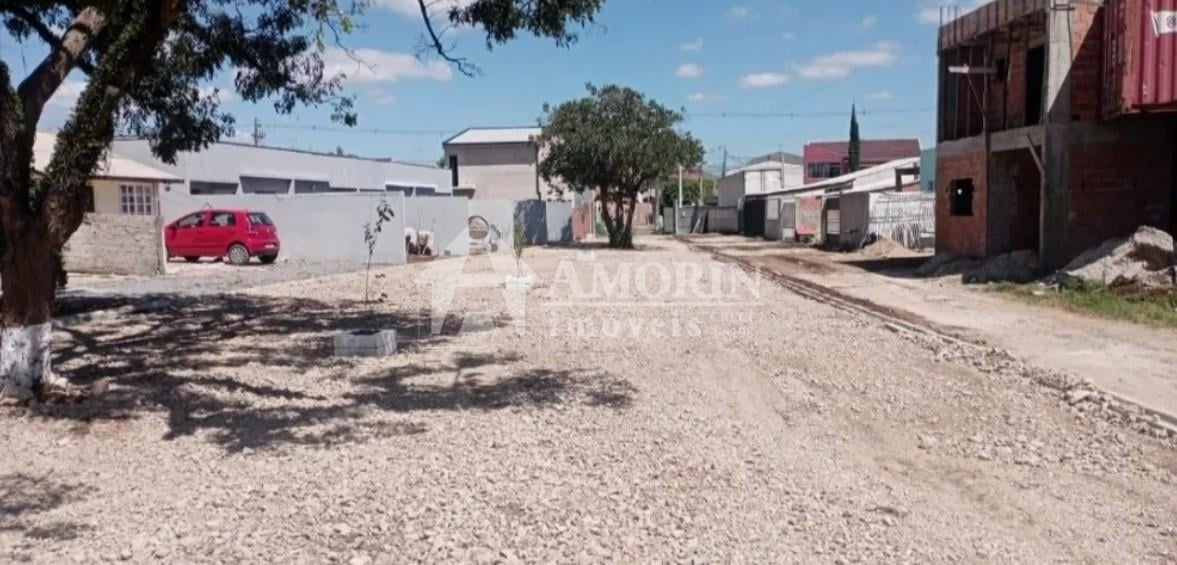 Casa no Cajuru com 2 Quartos e Garagem por R  250.000,00  Val...