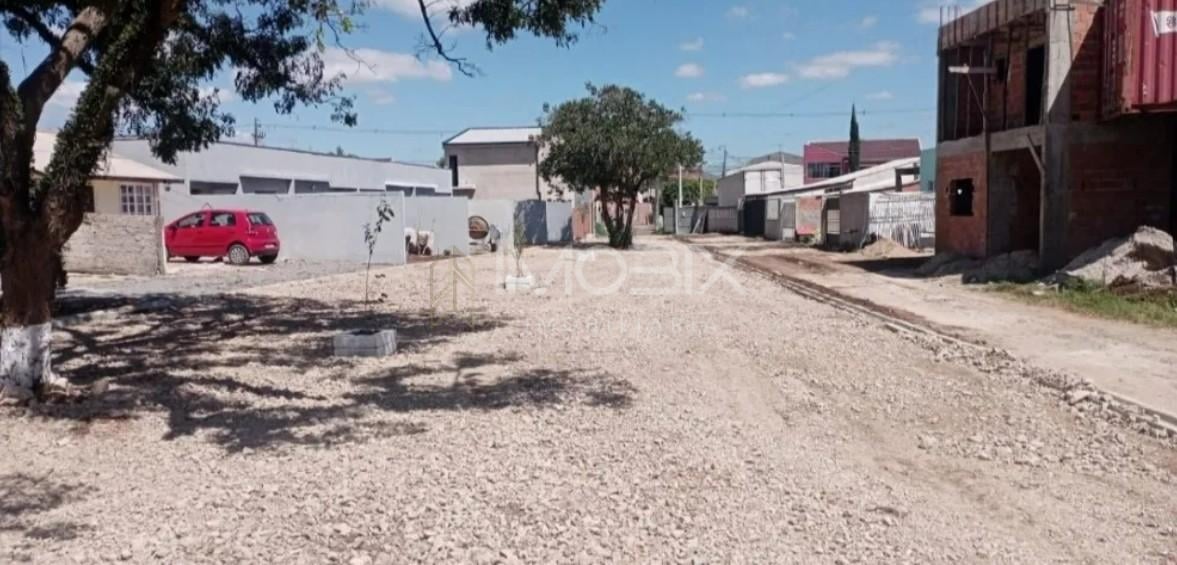 Casa no Cajuru com 2 Quartos e Garagem por R  250.000,00  Val...