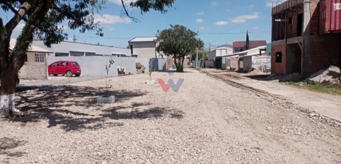 Casa no Cajuru com 2 Quartos e Garagem por R  250.000,00  Val...