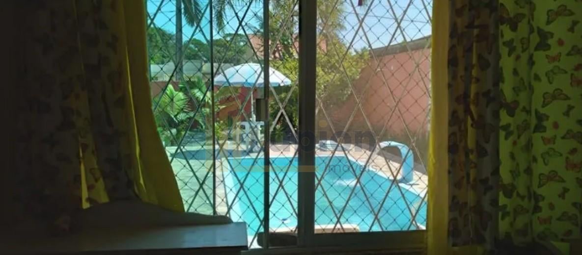 Casa com edícula, piscina e 3 quartos em Guaratuba  700m da p...
