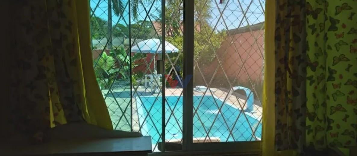 Casa com edícula, piscina e 3 quartos em Guaratuba  700m da p...
