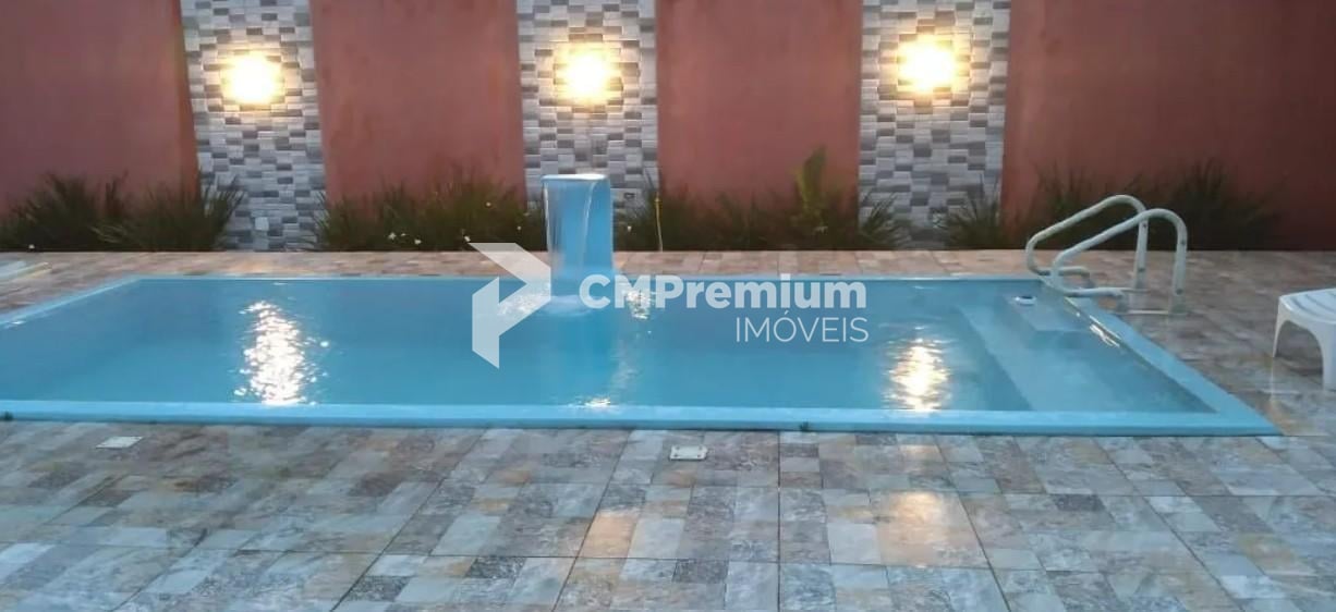 Casa com edícula, piscina e 3 quartos em Guaratuba  700m da p...