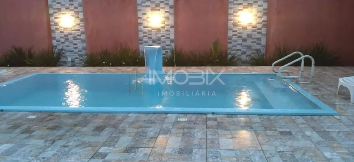 Casa com edícula, piscina e 3 quartos em Guaratuba  700m da p...